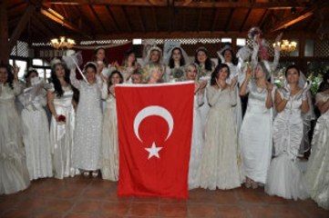 Mersin Bu Defilenin Geliri Üniversiteli Kızlara