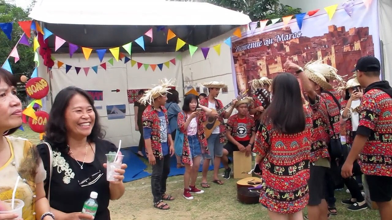 Fete de la francophonie 2017 à Danang au Vietnam : stands en fête