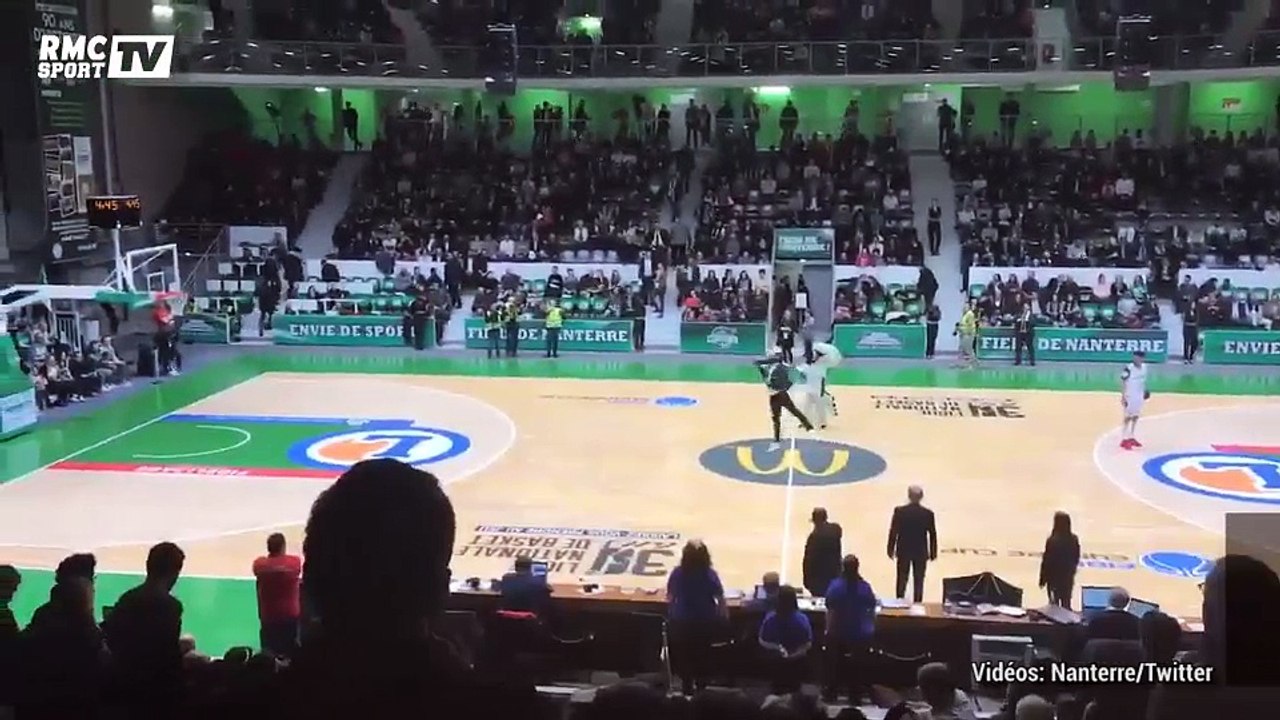 Les énormes paniers de Nyanga et Szarzewski sur le parquet de Nanterre