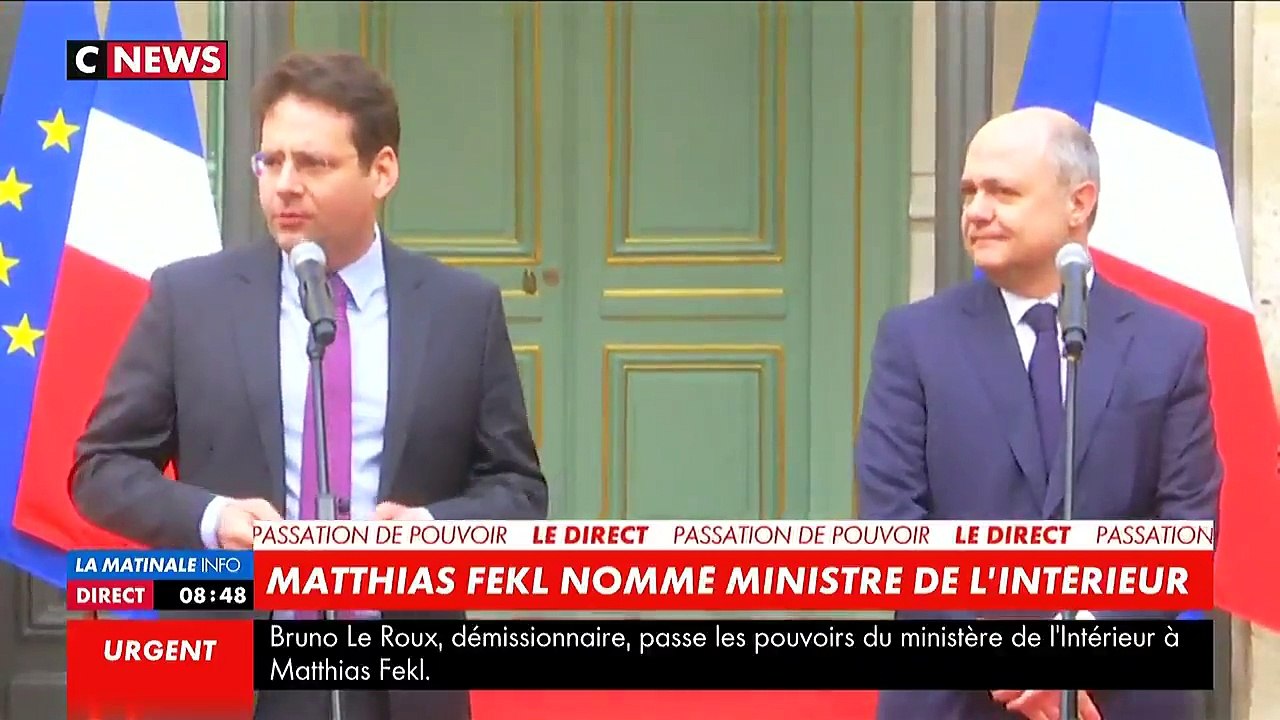 La passation de pouvoirs entre Bruno Le Roux et Matthias Fekl a eu lieu ce matin