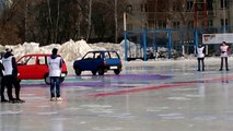 Russie : Ils font du curling avec des voitures !