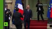 La passation de pouvoirs entre Le Roux et Fekl, ancien et nouveau ministres de l’Intérieur