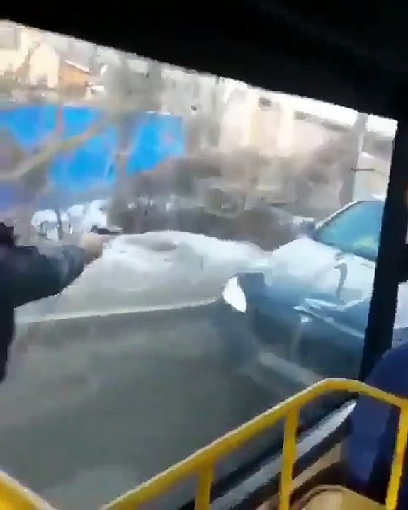 ‪B.M.W - BMW 5 series trying to run from the cops ‬