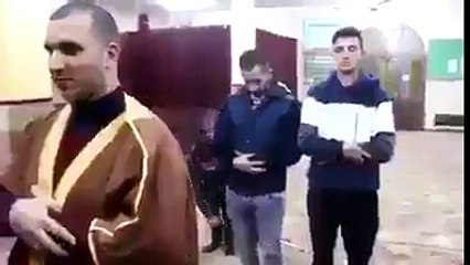 Hiçbir şey göründüğü gibi değildir ...