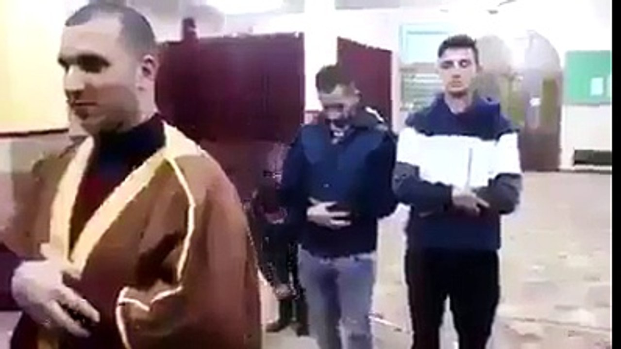 Hiçbir şey göründüğü gibi değildir ...