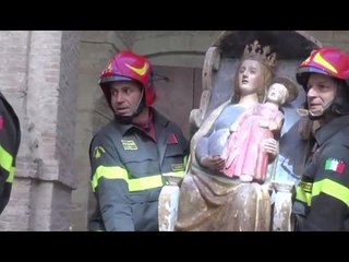 Télécharger la video: Camerino (MC) - Terremoto, recupero opere nel Museo Diocesano (22.03.17)