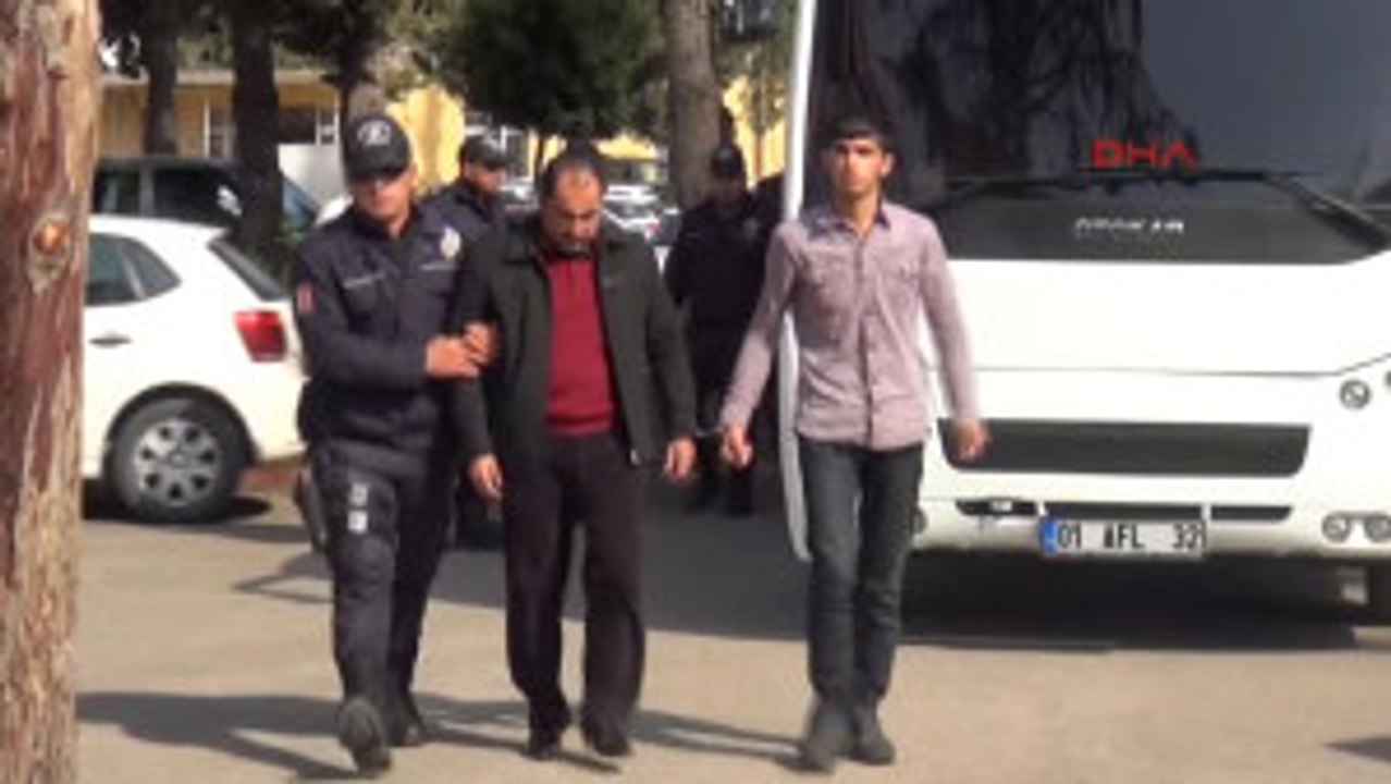 Adana'da Korsan Gösteri Yapmak Isteyen 68 Kişi...