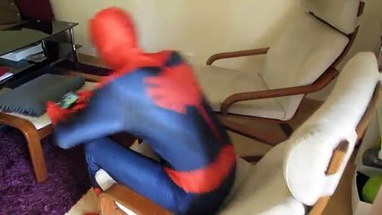 Frozen Elsa vs JOKER POO AND FART PRANK w/ Spiderman & hulk Maleficent Thor SuperHero Movi
