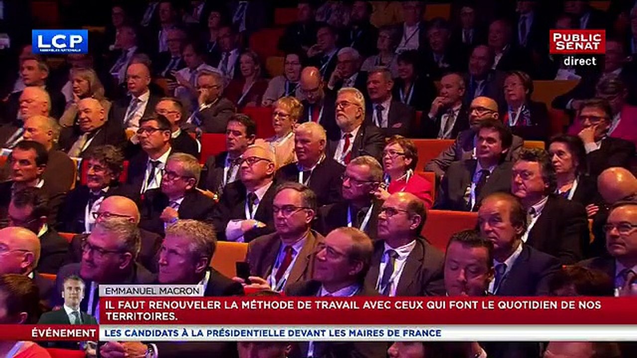 Emmanuel Macron hué par les maires en appelant à de nouvelles baisses de dépenses communales