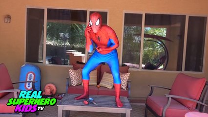 PREGNANT FROZEN ELSA VS SPIDERMAN DELIVERS TRIPLETS w/ Pink SpiderGirl & BABY ALIVE Funny
