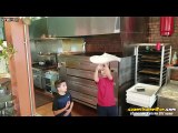 Pizza Hamurunu Topaç Gibi Çeviren Abi Kardeş