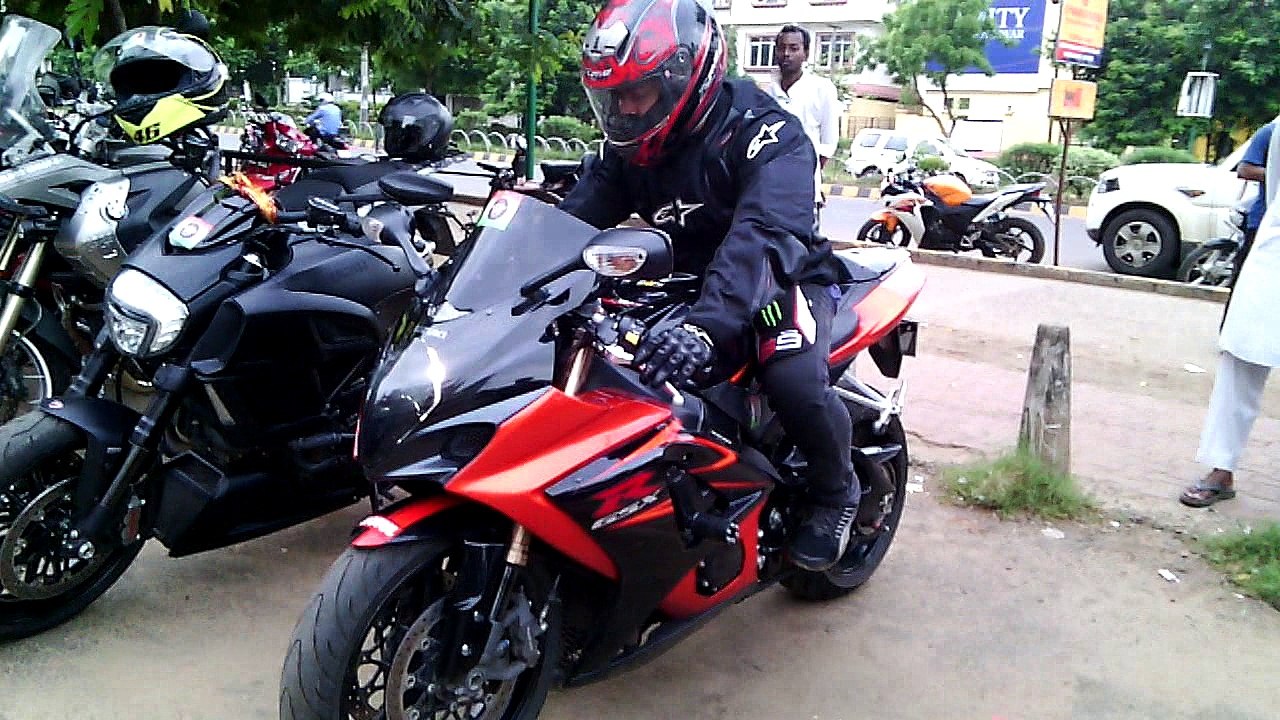 Suzuki GSXR-1000 : Akrapovic Exhaust Sound Will BLOW YOUR MIND: Bhubaneswar (India)