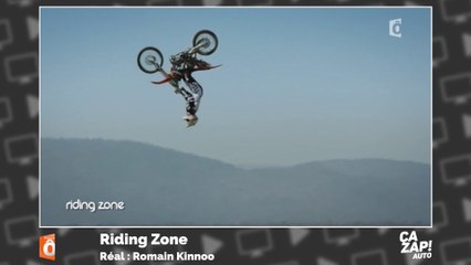 Il fait un saut à moto au dessus d'un avion en plein décollage !