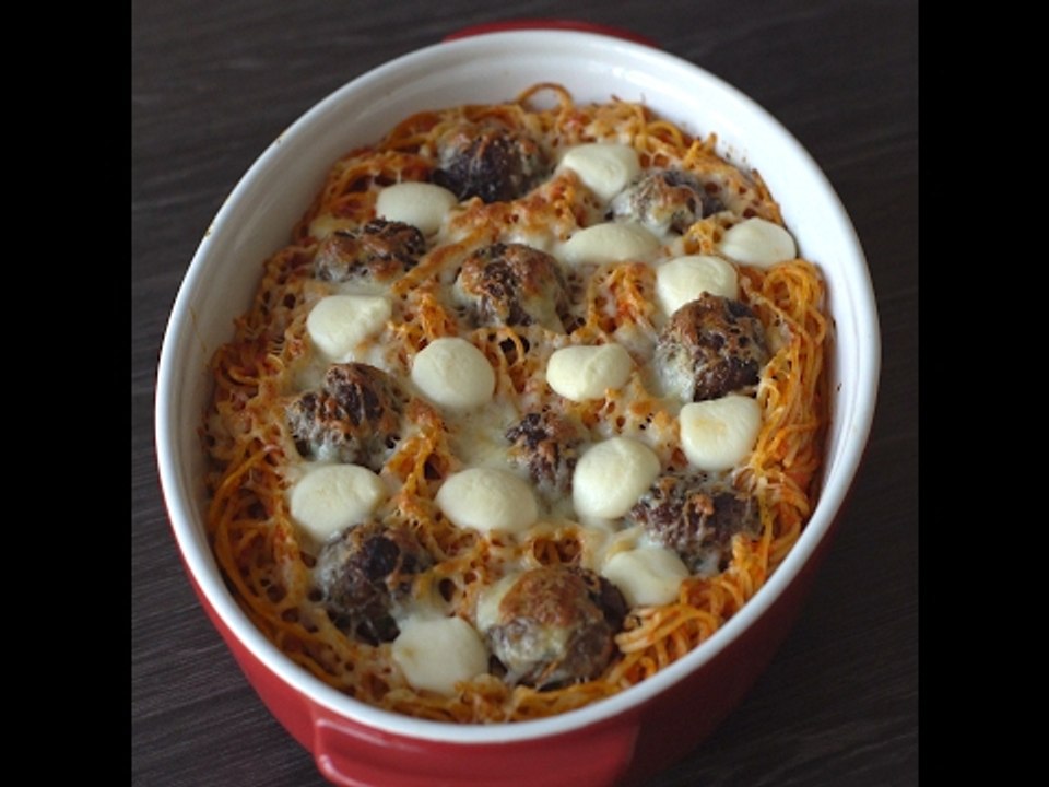 Fırında Köfteli Spagetti Tarifi - Onedio Yemek - Pratik Yemek Tarifleri