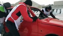 Russie : Ils font du curling avec des voitures