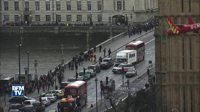 Détonations au Parlement britannique à Londres