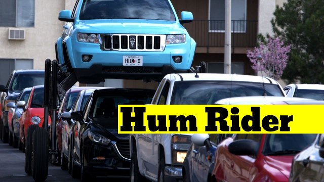 Un SUV qui peut s'élever pour éviter les bouchons
