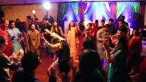 Best Mehndi Dance By Pakistani Family Group Wedding Dance 2017 Wedding