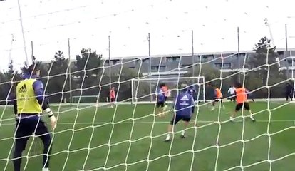Enzo Zidane ... fez isto!
