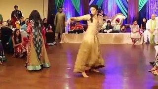 Pakistan Wedding Dance on Mehndi Function