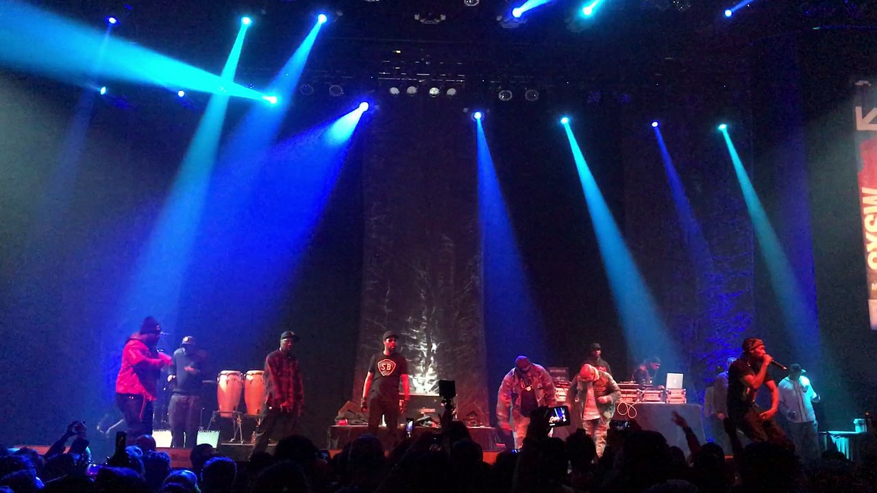 Redman performs "Tonight's Da Nite" with the Wu-Tang Clan LIVE