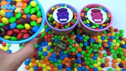 Descargar video: Ice Cream Cups Stacking Candy Skittles Surprise Toys Spiderman Hulk Marvel Avengers For Ki