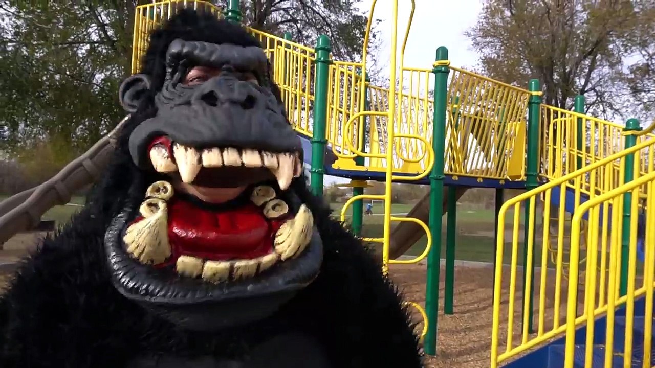 Joker Girl vs Wonder Woman vs Black Widow & T-Rex - Real Life Superhero Movie