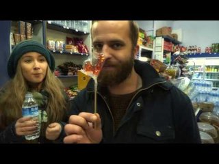 90'larda Çocuk Olanlar Yeni Kuşağa ‘Mahalle Bakkalını’ Gezdiriyor!