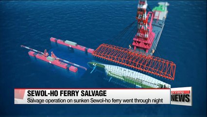 Download Video: Salvage operation continues on sunken Sewol-ho ferry