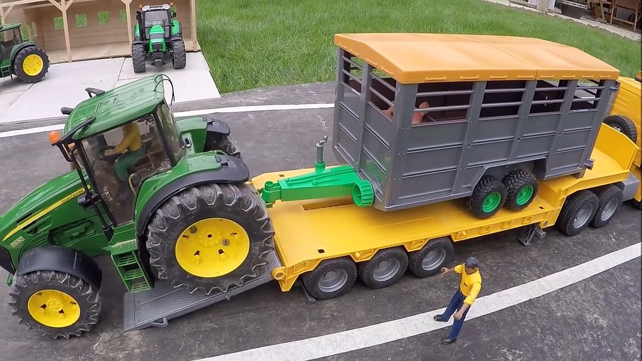 BRUDER farm trailer Pigs and horses delivery NEWS 2016-xUevRYUFFO8