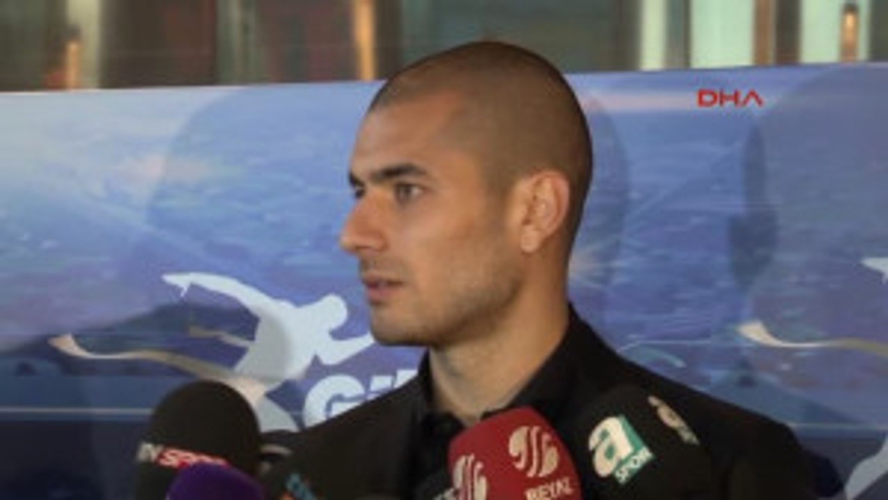 Galatasaraylı Futbolcu Eren Derdiyok Açıklamalarda Bulundu
