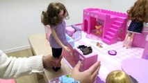 Licca-chan Doll Cute Dollhouse and Kitchen Plays