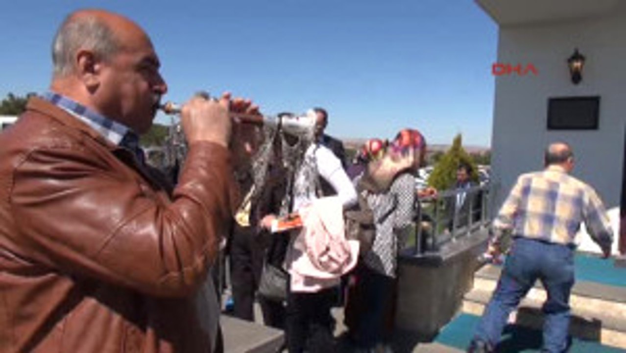 Gaziantep'te, Yaşlılar, Davul- Zurna Ile Eğlendi