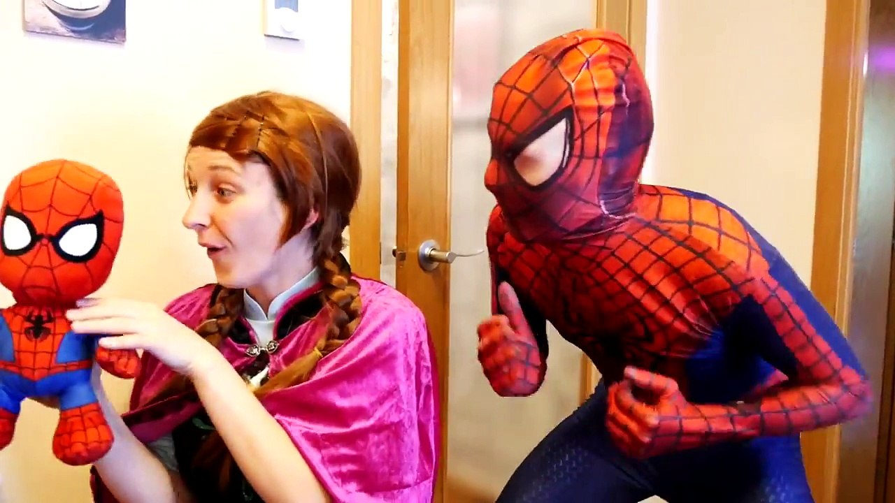 Spiderman w/ Princess Anna Pregnant & Spiderbaby ft Frozen Elsa in Real Life! Fun Superher