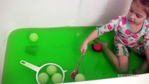 Slime Baff Bath Fun & Learn The Color Green _ SISreviews Plays In A Green Slime Baff GROSS!
