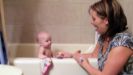Ce bébé adorable chante Old McDonald avec maman : trop chou
