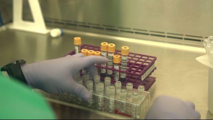 Doctors in Liberia test new Ebola vaccine