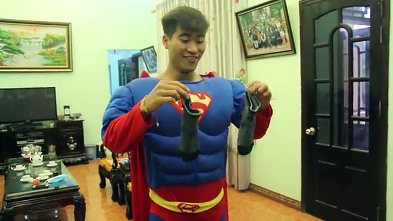 Superman vs Super Girl ghost scare Frozen Elsa Laptop Spiderman drive Car Batman Prank Superhero fun