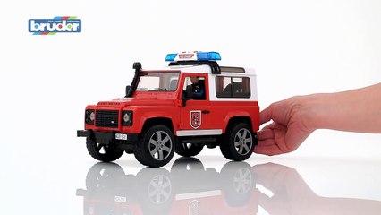 Land Rover Defender Feuerwehreinsatzwagen -- 02596 -- BRUDER Spielwaren-JmSOU