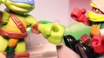 Ninja Turtles Toys STEALTH BIKE with RACER RAPH _ Teenage Mutant Ninja Turtles Toy Videos-8fPwrg