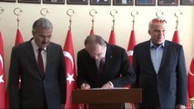 Izmir - Bilim Sanayi ve Teknoloji Bakanı Faruk Özlü, Izmir'de