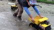 Toy Trucks for Kids - Tonka Construction Vehicles Digging in Mud - Dump Truck, Backhoe, Bulldozer-Xq