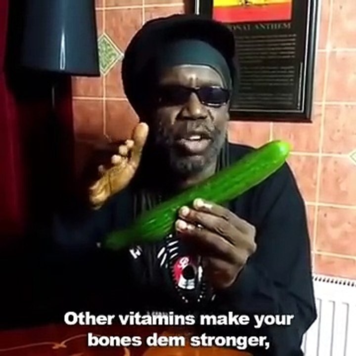 Petite chanson sur le concombre par ce Jamaïcain !