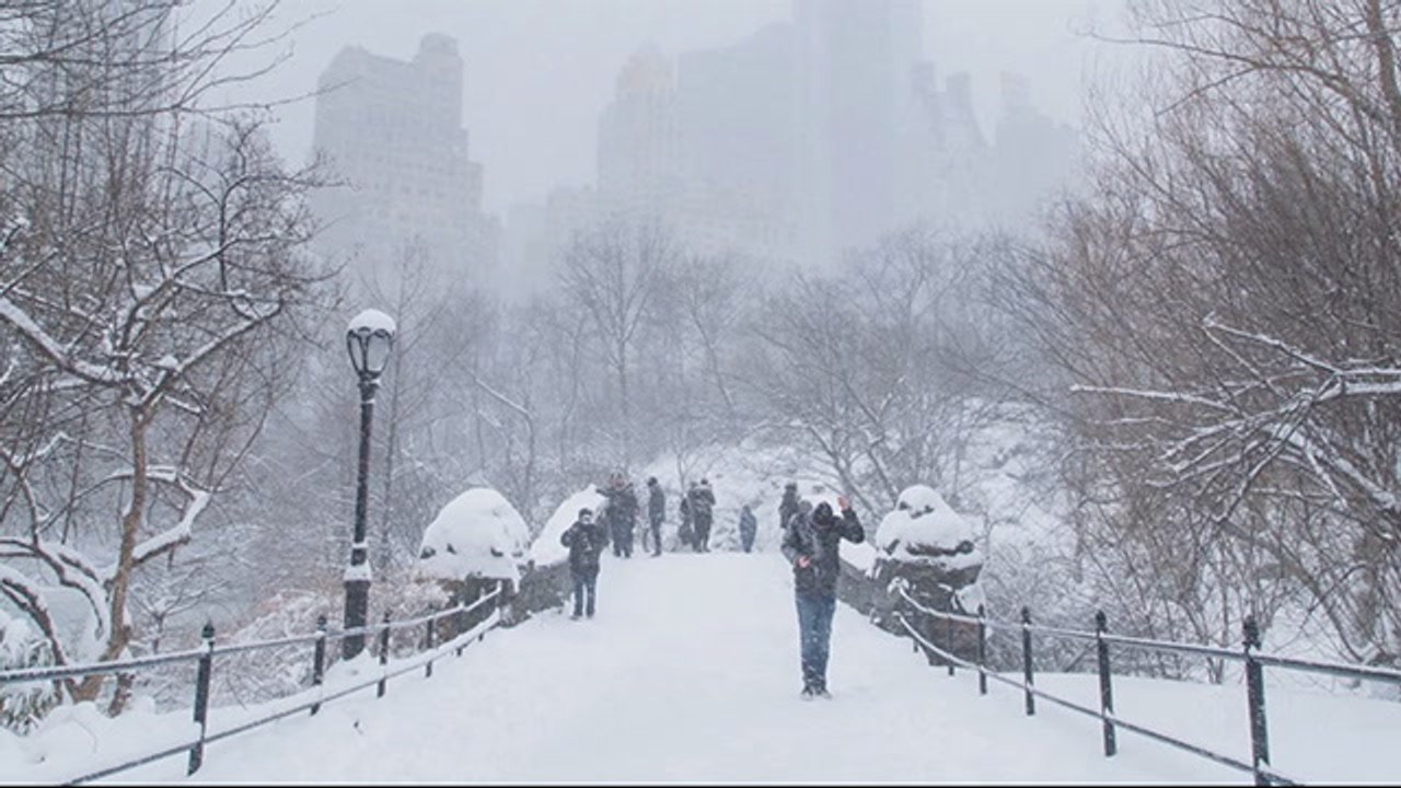 Photographer Captures Slow-Mo Beauty of NYC Snowstorm