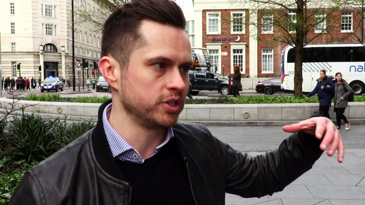 Eyewitness explains how he jumped off Westminster Bridge