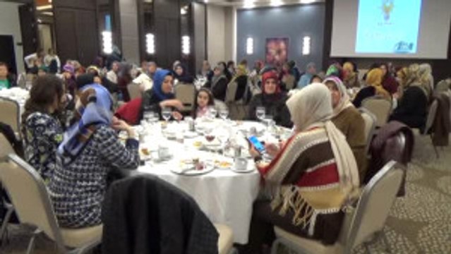 AK Parti Konya Kadın Kolları Ev Ev Gezerek Referandum İçin Destek İstiyor