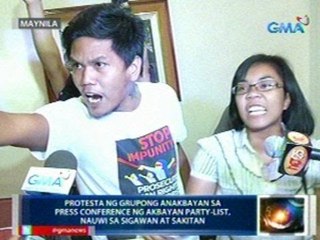 Saksi: Protesta ng grupong Anakbayan sa press conference ng Akbayan Party-List, nauwi sa gulo
