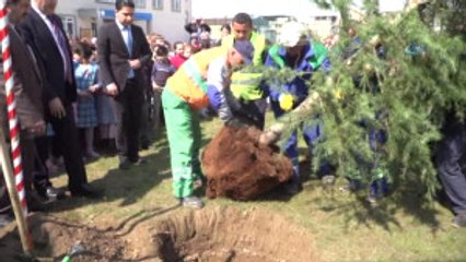 Osmangazi'de Okul Bahçeleri Yeşilleniyor
