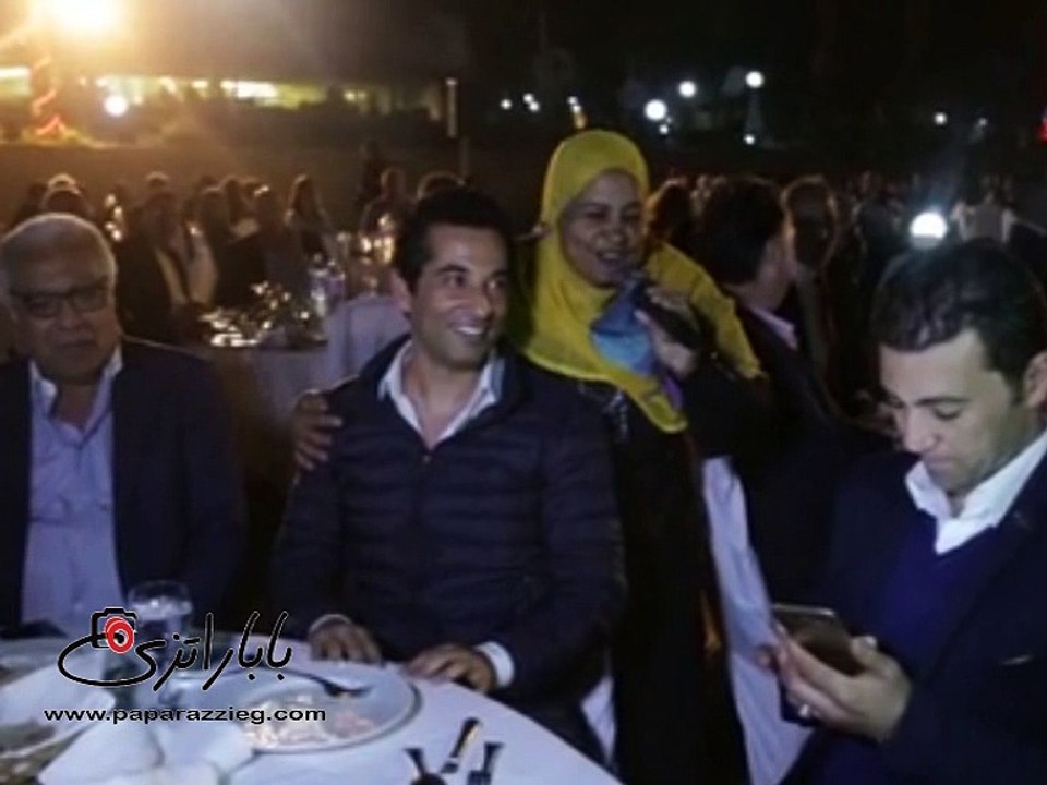 عمرو سعد يغني بالصعيدي "بياعين العنب"