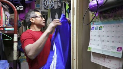 Hong Kong: Living in a shoe box | DW English